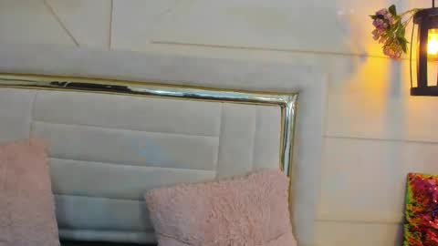 Snapshot of huddah_cam chatting on 02/27/25, 05:36 huddah online show from 02/27/25, 05:36