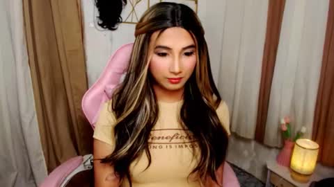 Snapshot of hugeasiancockandrea chatting on 10/18/25, 11:33 drea online show from 10/18/25, 11:33