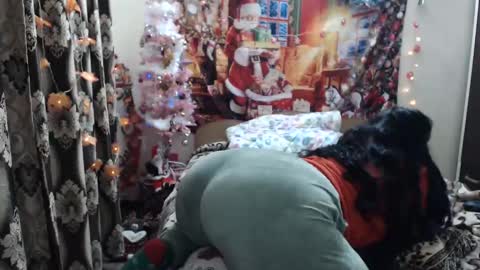 hugeassdevil online show from 12/30/24, 12:32