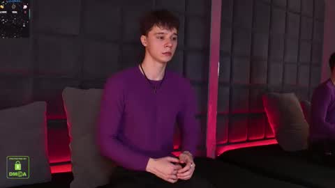 Snapshot of hugebangins_ chatting on 12/02/25, 03:29 ANTHONY online show from 12/02/25, 03:29