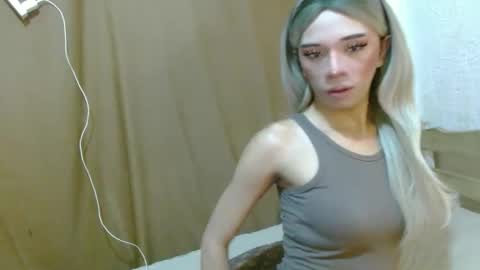 Cara online show from 10/22/25, 02:34