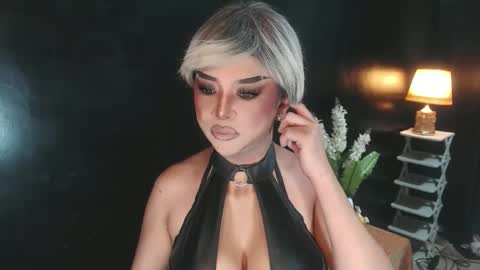 Snapshot of hugecockchristine chatting on 05/18/26, 04:57 Christine online show from 05/18/26, 04:57