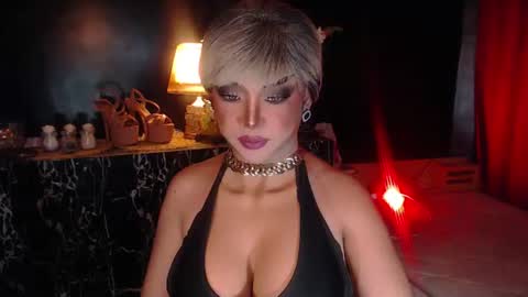Snapshot of hugecockchristine chatting on 07/17/26, 01:01 Christine online show from 07/17/26, 01:01