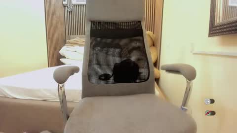 Queen karen grey online show from 12/27/24, 07:29