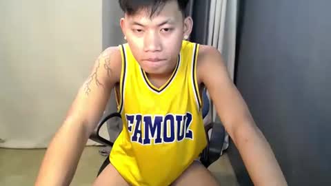 hugecockjames09 online show from 09/14/25, 04:44