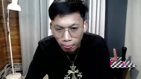 hugecockjames09 online show from 10/17/25, 01:25