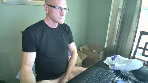 Snapshot of hugentuscaloosa chatting on 04/04/26, 03:09 CAROLINA TIM online show from 04/04/26, 03:09