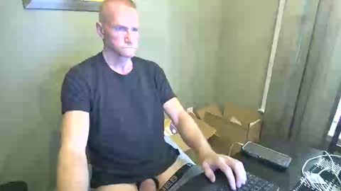 Snapshot of hugentuscaloosa chatting on 04/06/26, 05:47 CAROLINA TIM online show from 04/06/26, 05:47