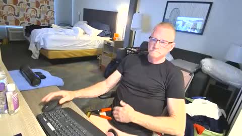 Snapshot of hugentuscaloosa chatting on 05/03/26, 08:37 CAROLINA TIM online show from 05/03/26, 08:37