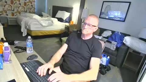Snapshot of hugentuscaloosa chatting on 05/10/26, 10:26 CAROLINA TIM online show from 05/10/26, 10:26