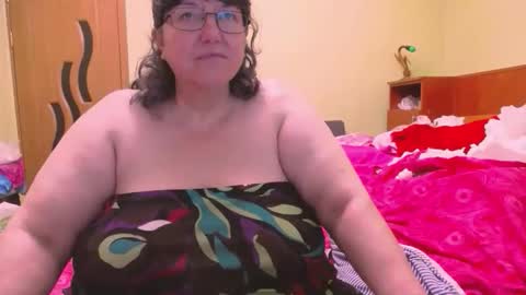 HugeTitsXXX online show from 01/14/26, 04:07