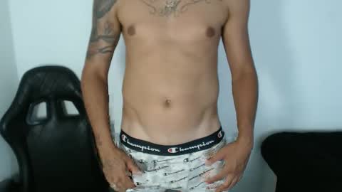 Snapshot of hugopino chatting on 02/10/26, 02:43 Richard14 online show from 02/10/26, 02:43