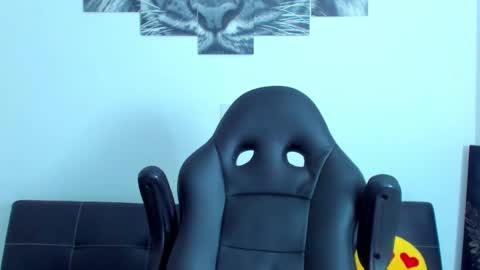 Snapshot of humber_eli chatting on 02/25/25, 02:58 Eli online show from 02/25/25, 02:58