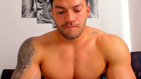 Eli online show from 11/18/25, 01:04