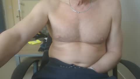 hundeleine online show from 02/19/26, 02:24