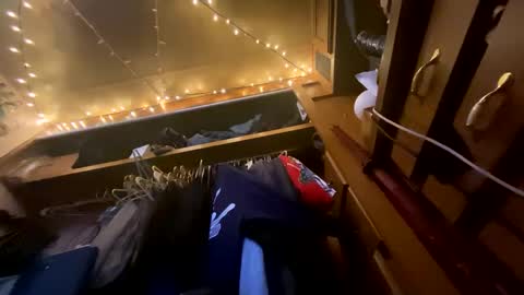 Snapshot of hung36597 chatting on 10/03/25, 03:14 hung36597 online show from 10/03/25, 03:14