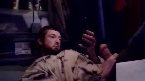 Snapshot of hung36597 chatting on 11/11/25, 03:39 hung36597 online show from 11/11/25, 03:39