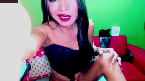 Snapshot of hung_diva chatting on 09/26/25, 12:09 REAL BIG COCK online show from 09/26/25, 12:09