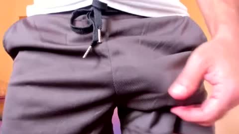 Snapshot of hung_dude_19 chatting on 09/21/25, 10:22 Jackson Woods online show from 09/21/25, 10:22