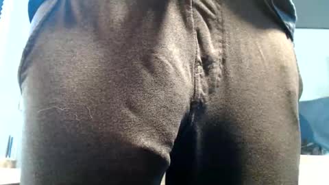 Snapshot of hung_hot_fit10 chatting on 06/03/26, 02:08 Big uncut cock dripping online show from 06/03/26, 02:08