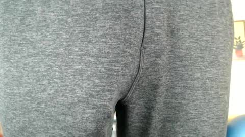 Snapshot of hung_hot_fit10 chatting on 06/18/26, 04:55 Big uncut cock dripping online show from 06/18/26, 04:55