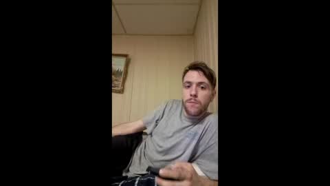 Snapshot of hungasl chatting on 12/15/25, 05:17 hungasl online show from 12/15/25, 05:17