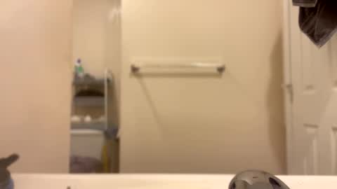 hungbwc99999 online show from 03/17/26, 02:05