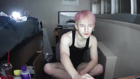 HungCollegeStud online show from 04/21/26, 02:04