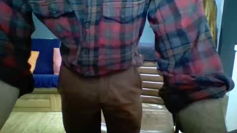 hunghard2004 online show from 10/17/25, 09:45