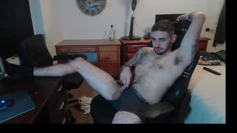 Snapshot of hungmtnman2256 chatting on 02/26/26, 03:38 hungmtnman2256 online show from 02/26/26, 03:38