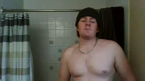 Snapshot of hungnred5 chatting on 01/15/26, 06:22 hungnred5 online show from 01/15/26, 06:22