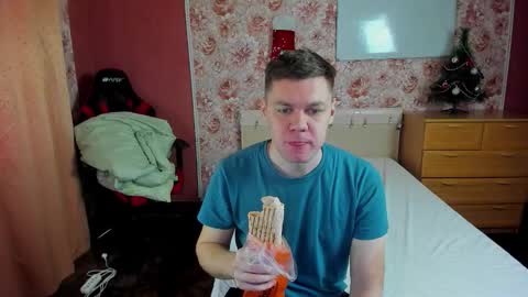 Snapshot of hungrybunny999 chatting on 12/22/25, 04:20 Nancy and Robert online show from 12/22/25, 04:20