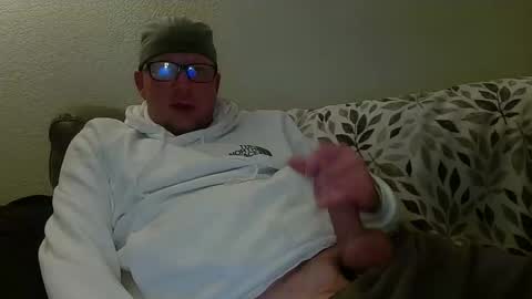 Snapshot of hungsingledad79 chatting on 04/24/26, 08:06 HuingsingleDad79 online show from 04/24/26, 08:06