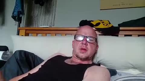 Snapshot of hungsingledad79 chatting on 06/26/26, 03:38 HuingsingleDad79 online show from 06/26/26, 03:38