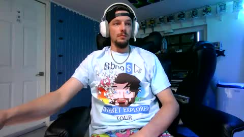 hungtxcock92 online show from 04/18/26, 03:38