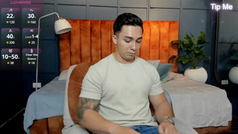 hunk_ryan online show from 02/01/25, 01:09