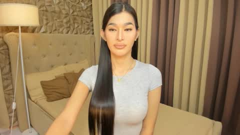 hunkhomerontop online show from 12/20/25, 08:43