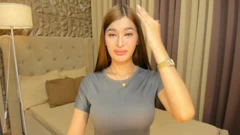 hunkhomerontop online show from 04/23/26, 08:13