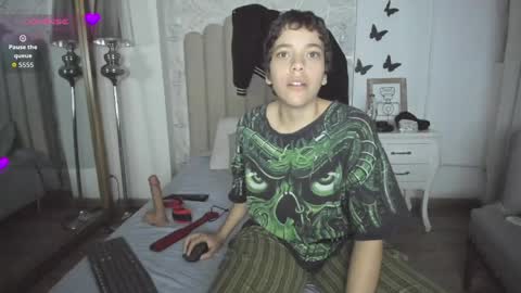 hunter exe  online show from 04/18/26, 03:54