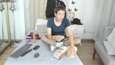 hunter exe  online show from 04/20/26, 03:42