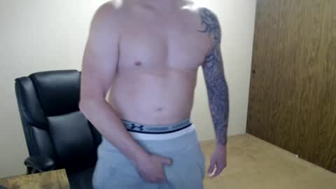 Snapshot of hunter_jayden7 chatting on 07/12/26, 12:34 TypsyT7 online show from 07/12/26, 12:34