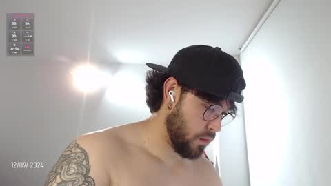 Snapshot of hunter_of_mn chatting on 12/10/24, 01:11 online show from 12/10/24, 01:11