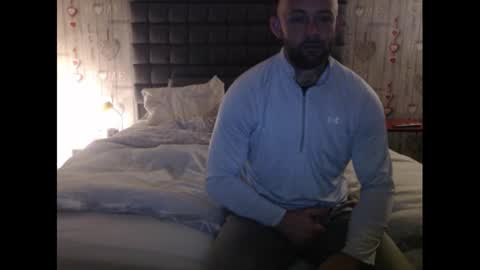 Snapshot of hunterandesme chatting on 01/22/25, 07:03 HunterandEsme online show from 01/22/25, 07:03