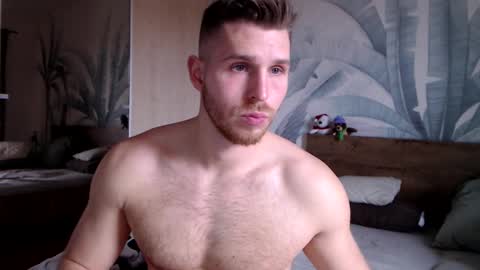 Snapshot of hunterbridges chatting on 01/09/25, 12:30 Hunter Bridges online show from 01/09/25, 12:30