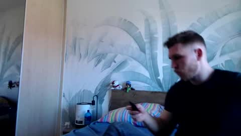 Snapshot of hunterbridges chatting on 03/01/25, 10:02 Hunter Bridges online show from 03/01/25, 10:02
