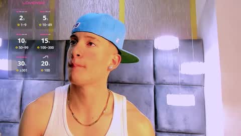 hunterheat_ online show from 11/28/25, 11:35