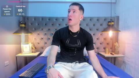 hunterheat_ online show from 12/01/25, 12:43