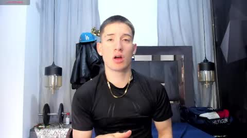 hunterheat_ online show from 04/17/26, 12:52
