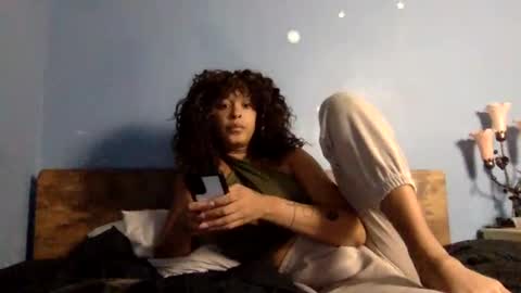 Snapshot of hunyybunz chatting on 12/08/24, 03:21 Goddess Hunyy online show from 12/08/24, 03:21