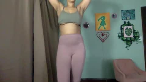 Snapshot of hunyybunz chatting on 01/20/25, 04:34 Goddess Hunyy online show from 01/20/25, 04:34